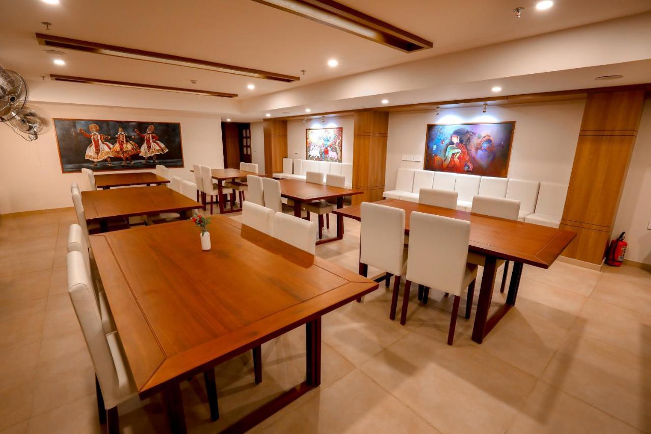 Krishnavalsam Regency Otel Guruvāyūr Dış mekan fotoğraf