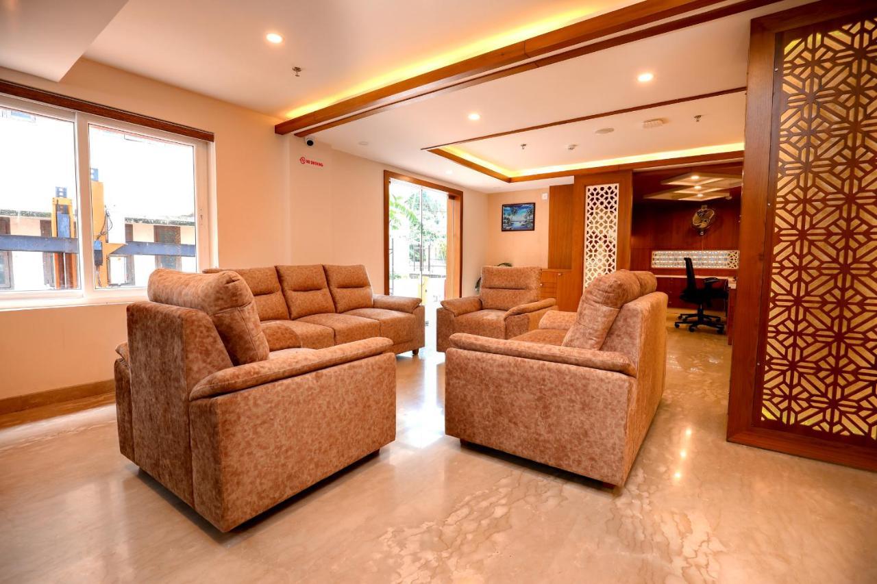 Krishnavalsam Regency Otel Guruvāyūr Dış mekan fotoğraf