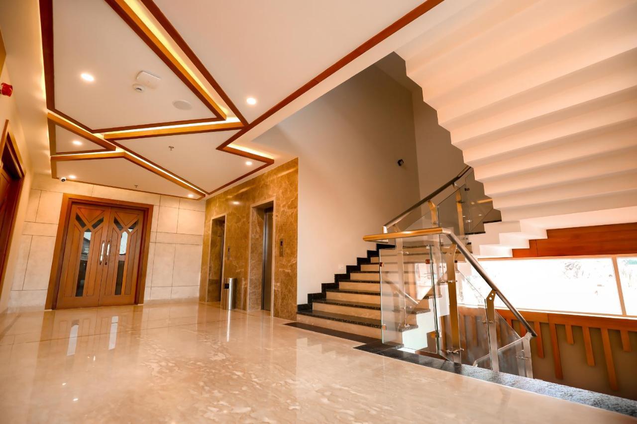 Krishnavalsam Regency Otel Guruvāyūr Dış mekan fotoğraf