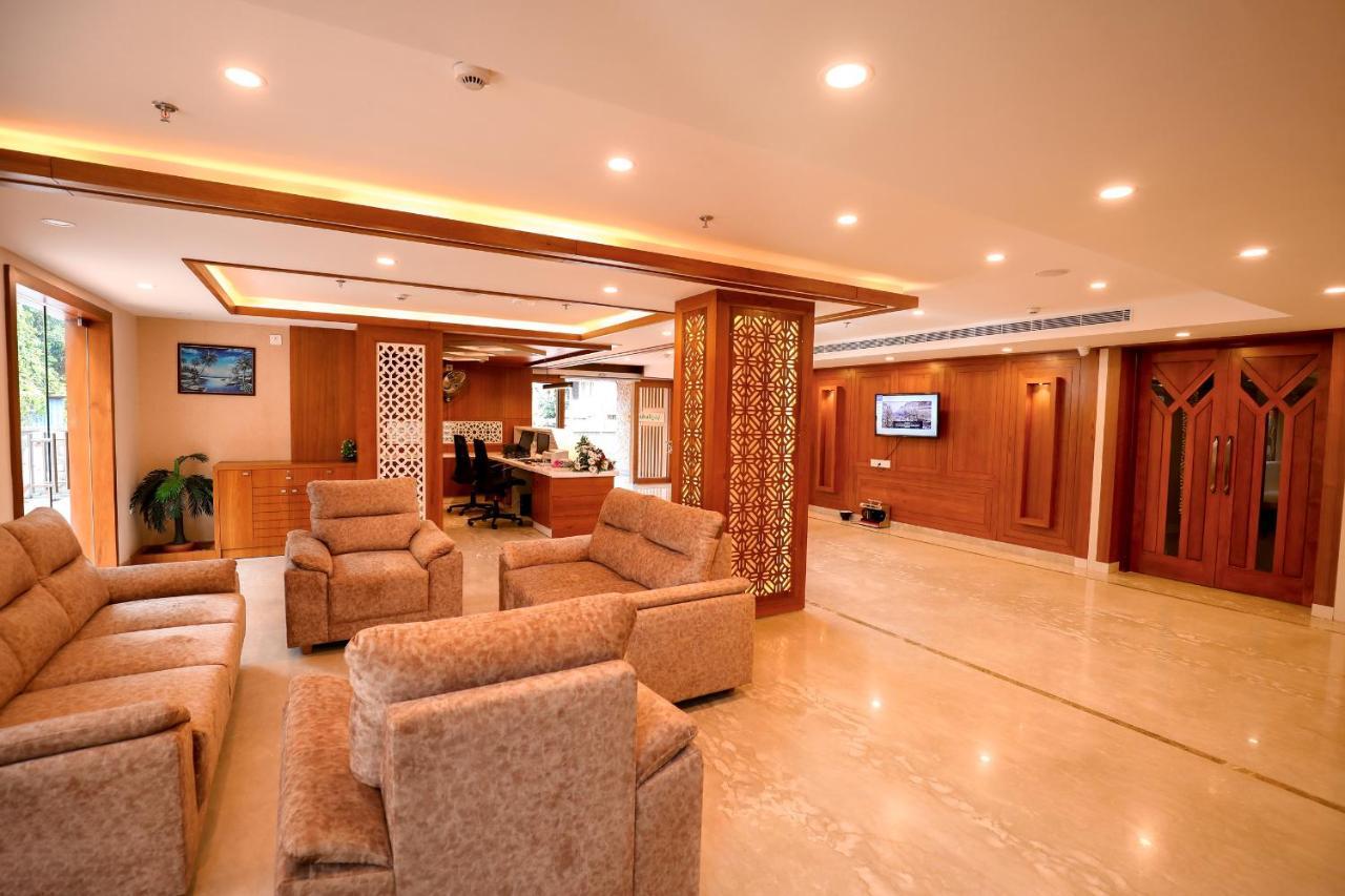 Krishnavalsam Regency Otel Guruvāyūr Dış mekan fotoğraf