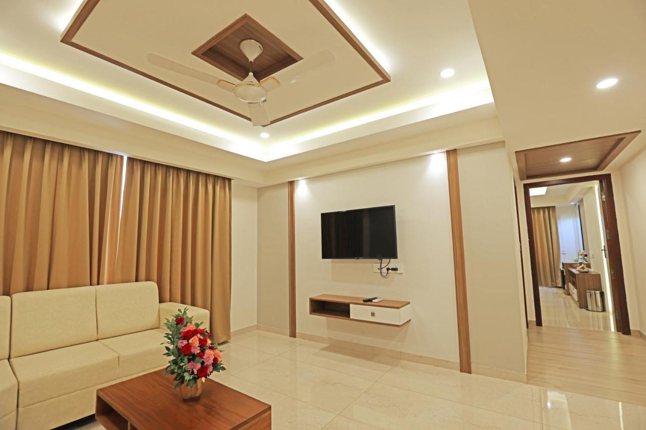 Krishnavalsam Regency Otel Guruvāyūr Dış mekan fotoğraf