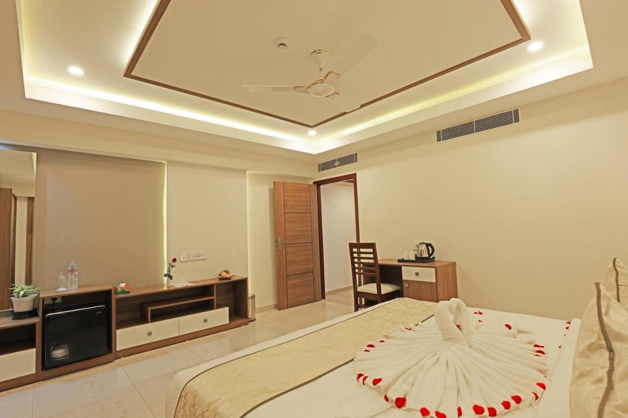 Krishnavalsam Regency Otel Guruvāyūr Dış mekan fotoğraf