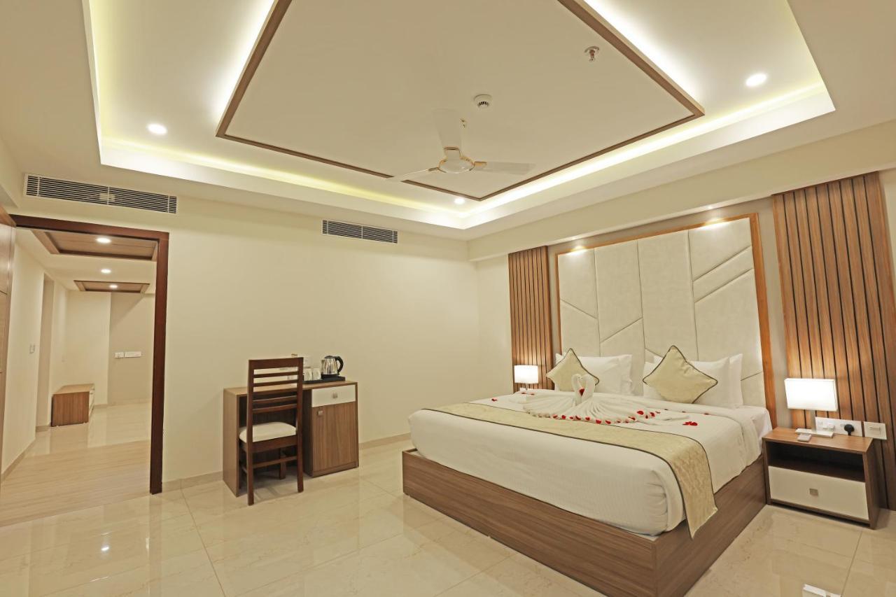 Krishnavalsam Regency Otel Guruvāyūr Dış mekan fotoğraf