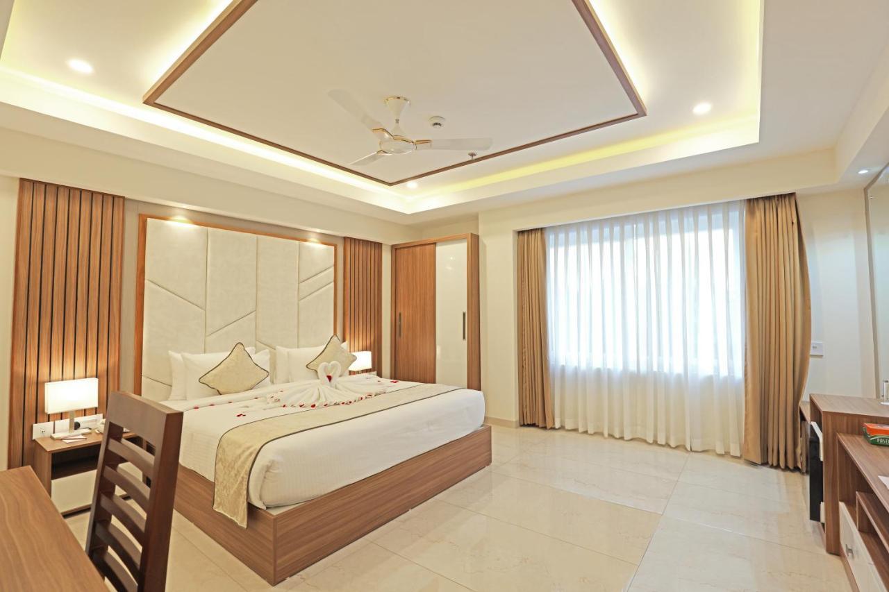 Krishnavalsam Regency Otel Guruvāyūr Dış mekan fotoğraf