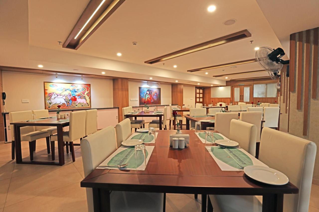Krishnavalsam Regency Otel Guruvāyūr Dış mekan fotoğraf